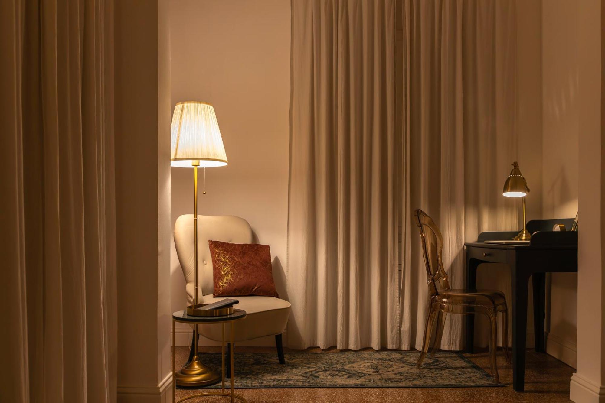 Casa Dei Liuti Luxury Guesthouse Alghero Bagian luar foto